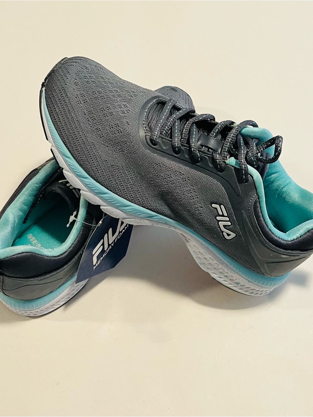 Fila Women’s Memory Foam Outreach Performance Running Sneakers Size 8